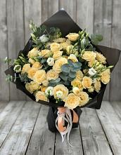 Букет цветов из:  Розы и Лизиантусы в Чапаевском