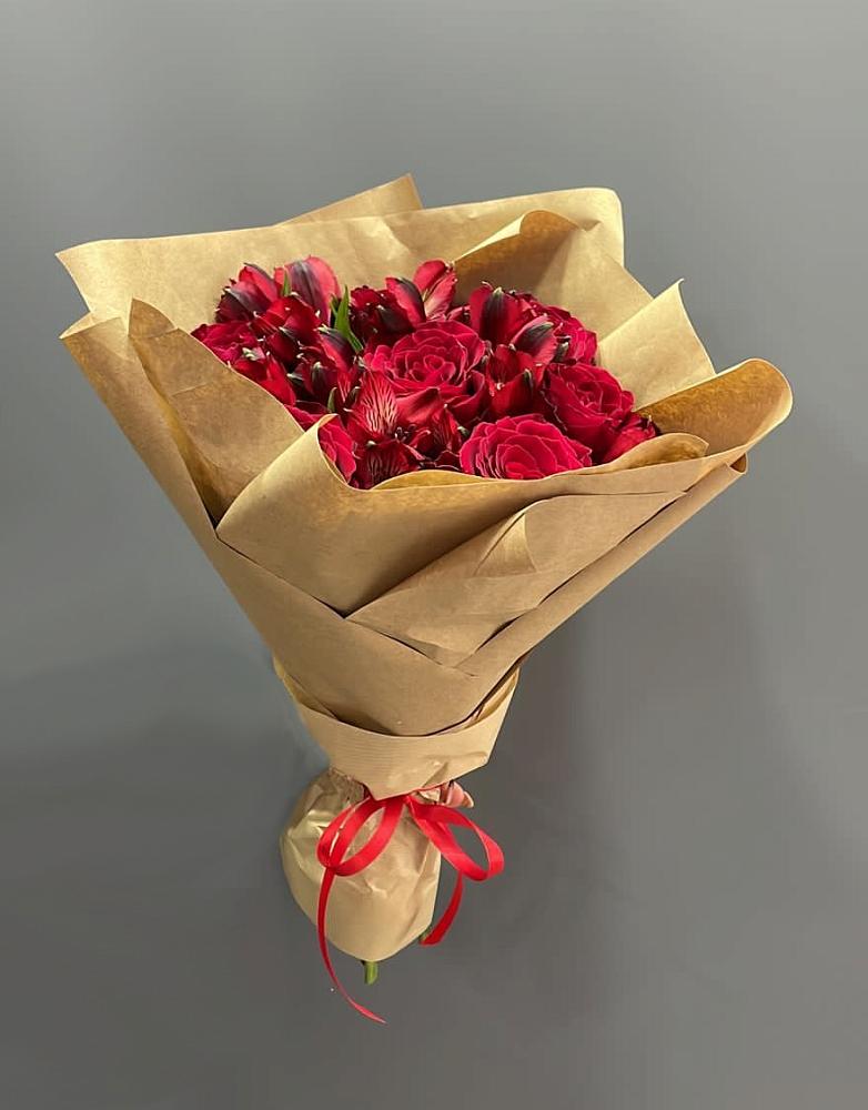 Букет цветов из: Альстромерии и Розы в Чапаевском