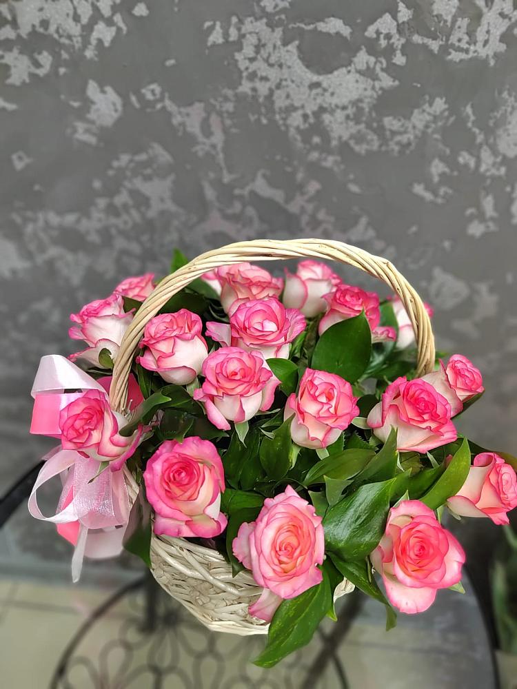 Цветочная композиция из Розы в корзине в Чапаевском