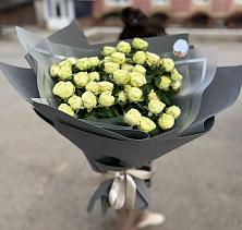 Букет Белые кустовые розы Солинеро в Чапаевском