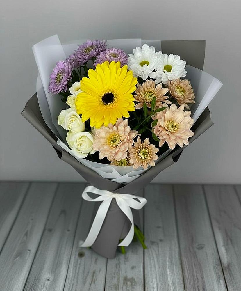 Букет цветов из: Розы, Герберы и Хризантемы в Чапаевском