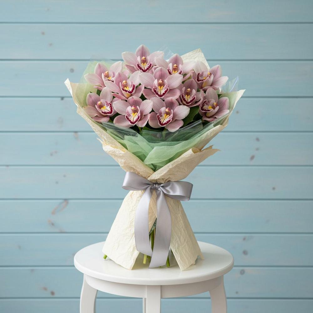 Букет цветов из: Орхидеи и Розы в Чапаевском