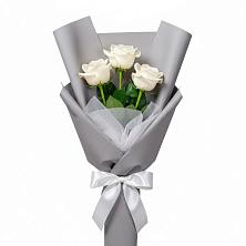 Букет 3 белые розы в Чапаевском
