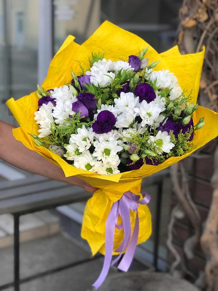 Букет цветов из: Ирисы, Хризантемы и Ромашки в Чапаевском