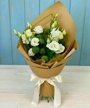 Букет цветов из:  Хризантемы и Лизиантусы в Чапаевском