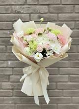 Букет цветов из:  Гвоздики, Розы, Лизиантусы и Хризантемы #REPLACE_PRED# Чапаевском