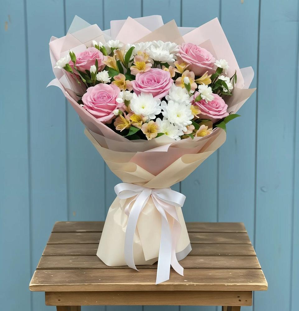 Букет цветов из: Гвоздики, Орхидеи и Розы в Чапаевском