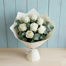 Букет Белые розы в Эвкалипте в Чапаевском