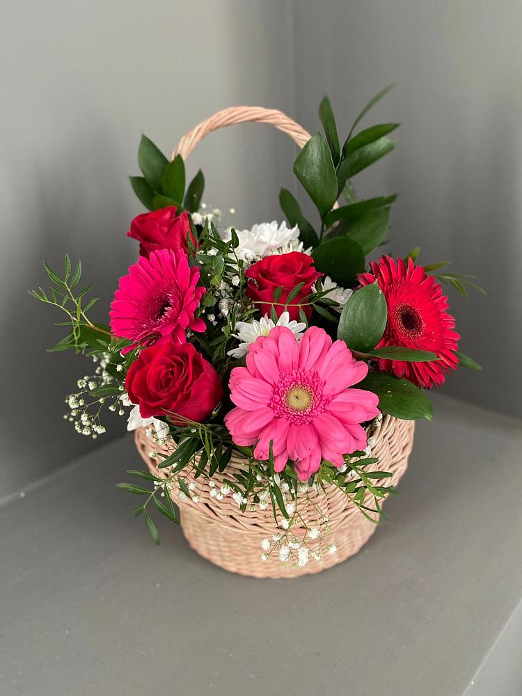 Цветочная композиция из Розы, Хризантемы и Герберы в корзине в Чапаевском