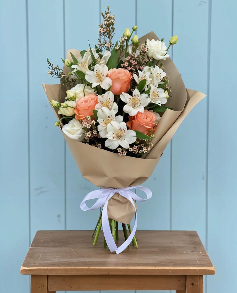 Букет цветов из: Альстромерии, Лизиантусы, Розы и Хризантемы в Чапаевском