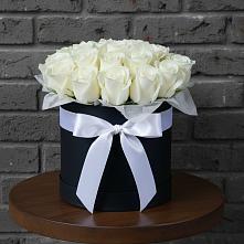 Цветочная композиция из Розы в шляпной коробке в Чапаевском